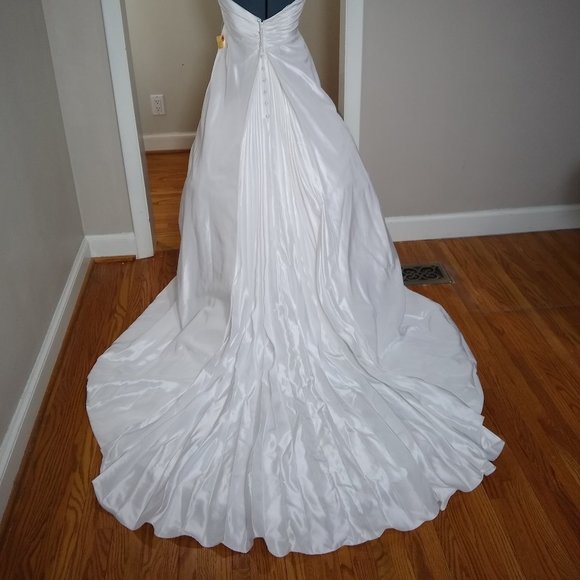 NWT! Allure Bridals # 2254 size # 12 - Picture 5 of 6